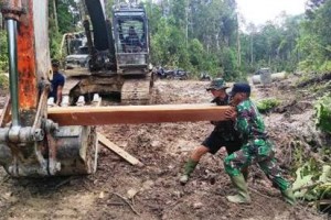 Satgas TMMD 109/Sintang Percepat Pembangunan Jembatan 